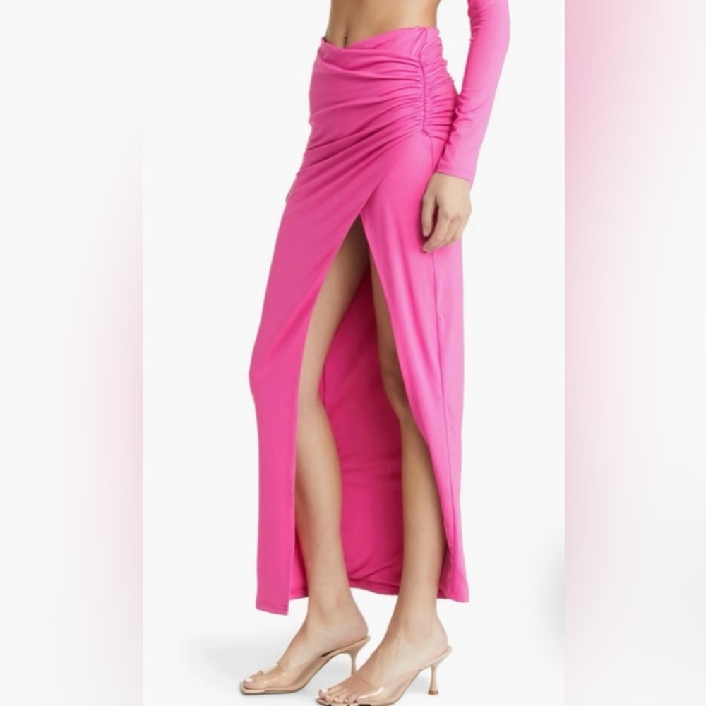 Area Stars Maxi skirt , pink color , NWOT , size XL